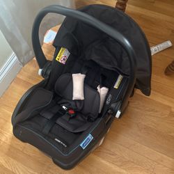 2 Car Seats 