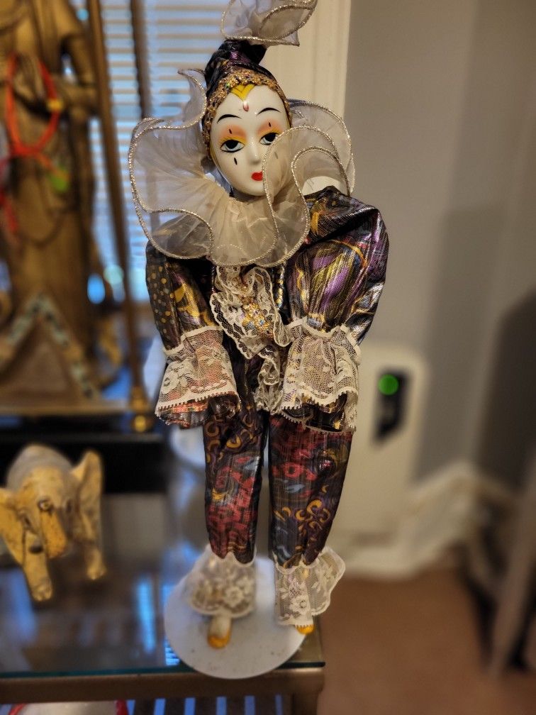 VINTAGE PORCELAIN MUSICAL HARLEQUIN JESTER CLOWN DOLL 