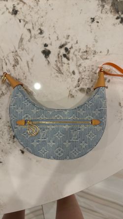 Louis Vuitton Loop shoulder bag in Blue Monogram Denim