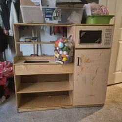 Kindercraft Kitchen With Asseories