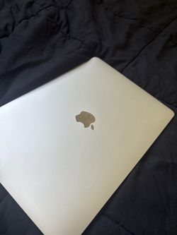 Apple MacBook Laptop Silver