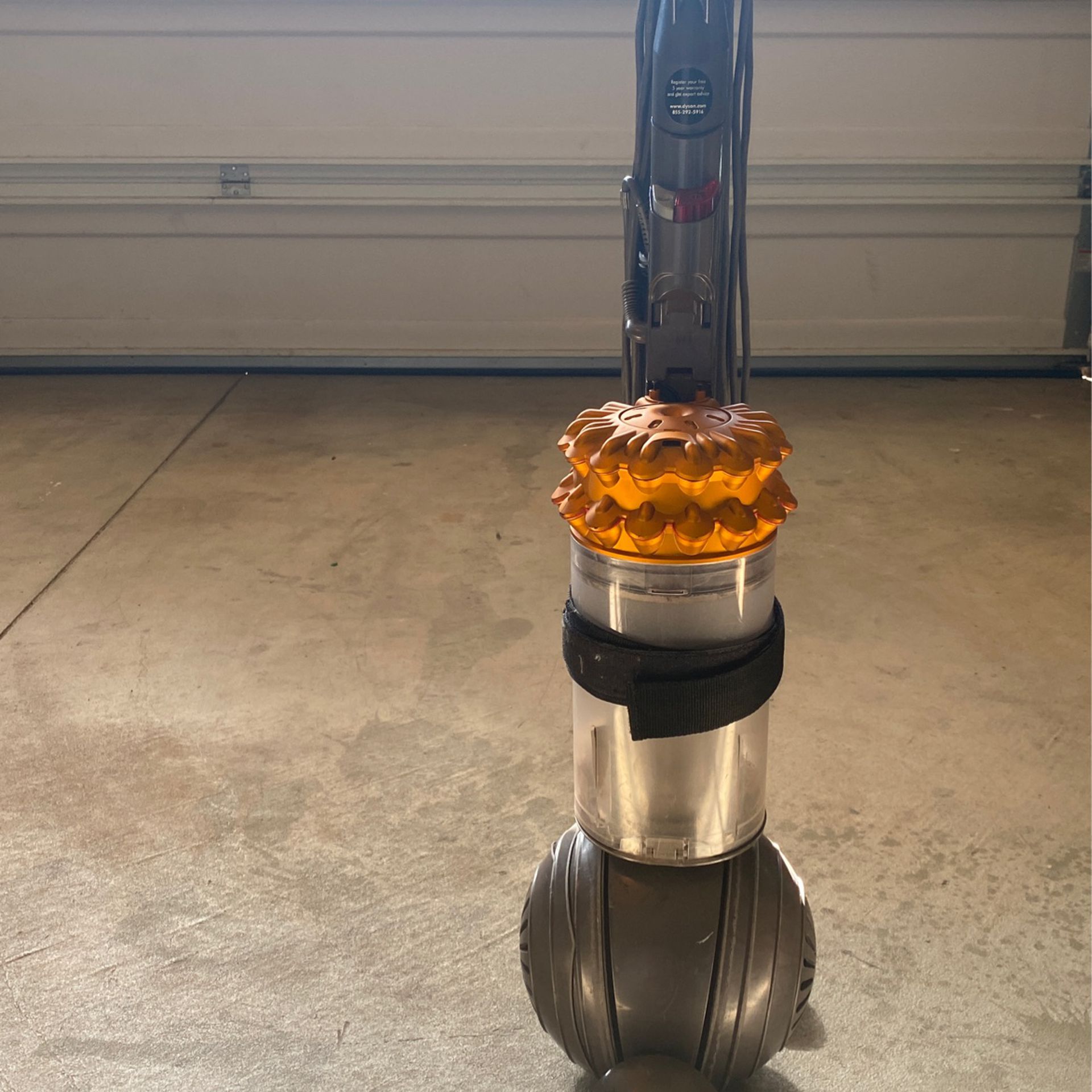 Dyson Cinetic Bigball Vacuum Cleaner