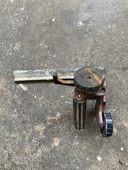 3M handmasker with tacking tape spool and 12” blade