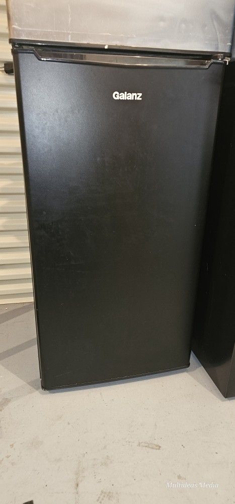 Galanz 3.3 Cu ft Single Door Mini Fridge