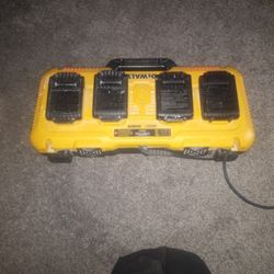 DeWalt Fast Charger