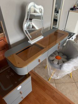 Modern Vanity Desk with Mirror and Drawers