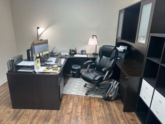 Large U-Shaped Executive Office Desk with Hutch & File Drawers