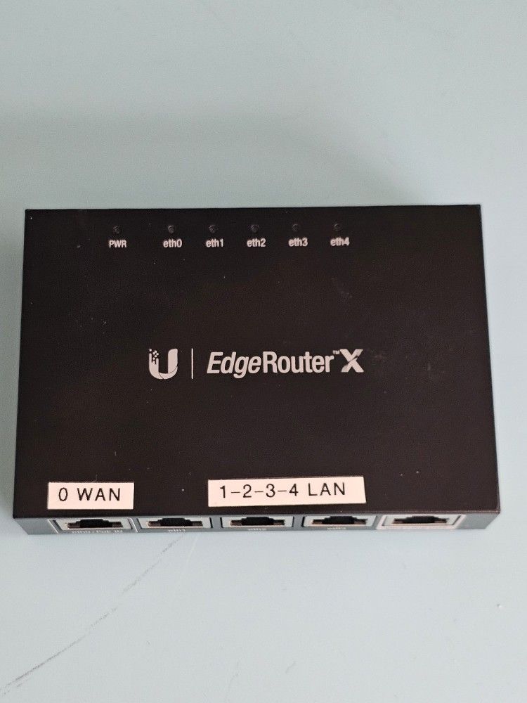 Ubiquiti Networks ER-X EdgeRouter X 5-Port Gigabit Wired Router