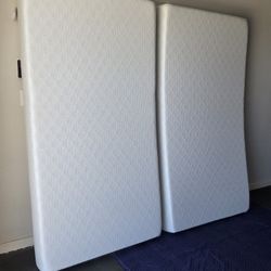 2 Twin Memoryfoam Mattresses Like New