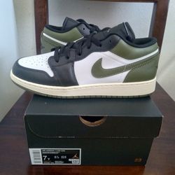 New Size 7 Youth $60