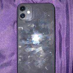 iphone 11 damaged back for Sale in Las Vegas, NV - OfferUp