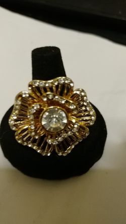 Rhinestone Flower Ring