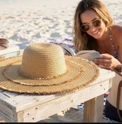 Women’s Oversized Straw Beach Hat