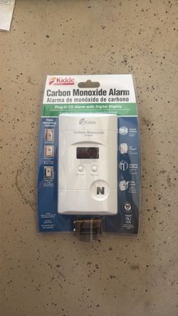 Carbon monoxide alarm plug in(new)