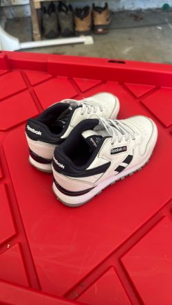 Reebok Classic Low-Top Sneakers