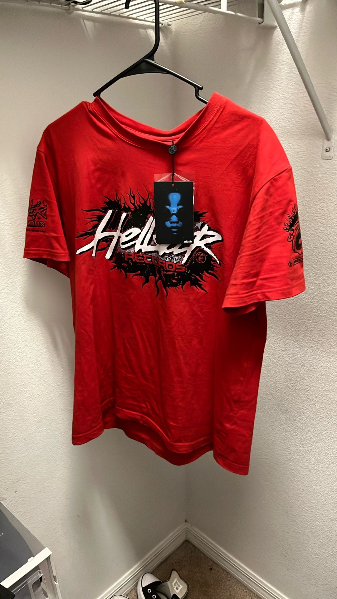 hellstar red shirt