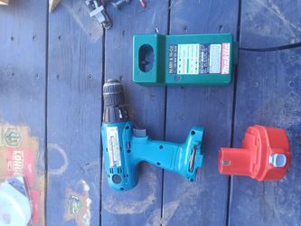 Makita Cordless Drill with Battery and Charger