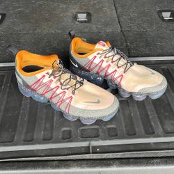 Nike- Vapor Max Size 10