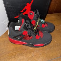 BRAND NEW never used Air Jordan 4 Retro "Red Thunders” size 9 from stock x