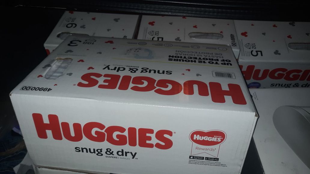 Huggies snug & dry diapers