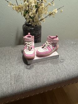 Girls shoes