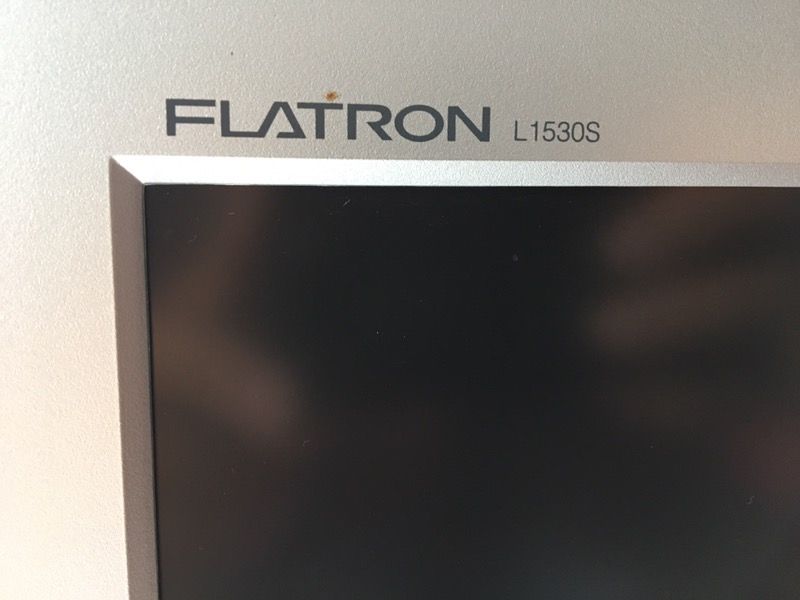 LG 15" LCD monitor FLATRON LG1530S