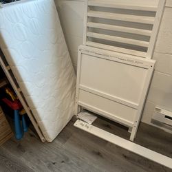 IKEA SUNDVIK Crib white