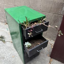 Free Filing Cabinet planter bed