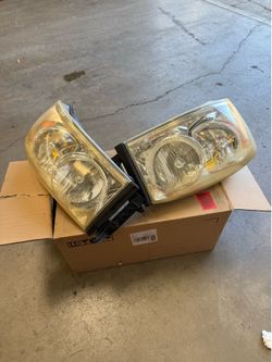 2007 Dodge ram 2500 headlight assemblies
