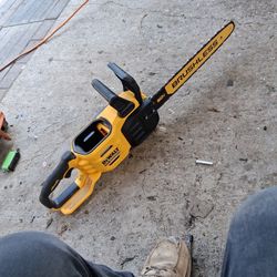 Dewalt Flexvolt 18" Chain Saw Brand New Come With Battery 