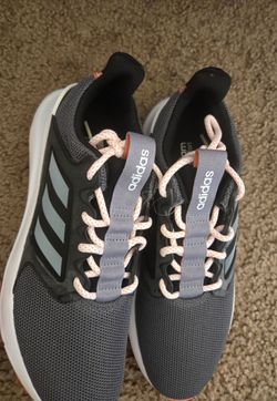 Tenis Adidas Size 8 y medio nuevos