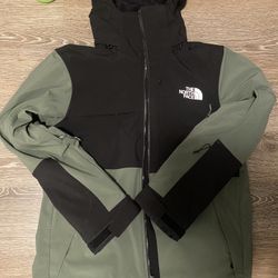 Men’s North Face Jacket Size Medium 130$