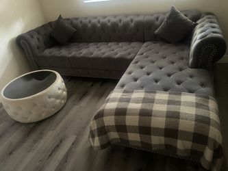 Sectional Sofa Chaise — Excellent Condition