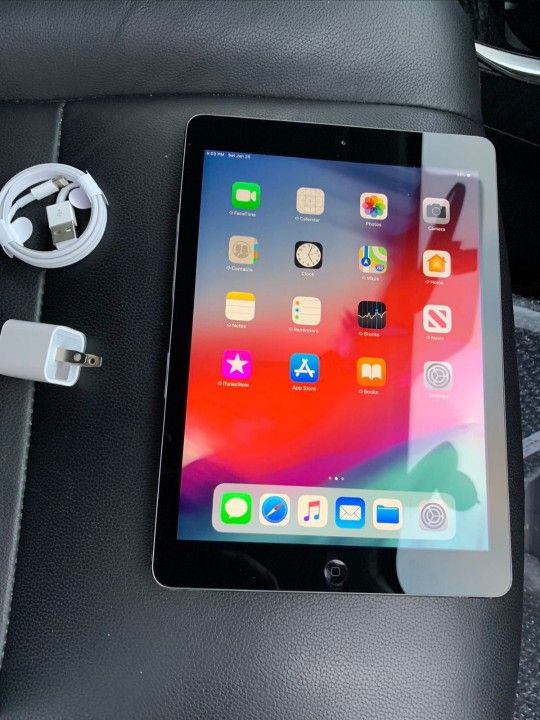 iPad Air 1, ICloud Unlocked, Wi-Fi Internet Access. Like New