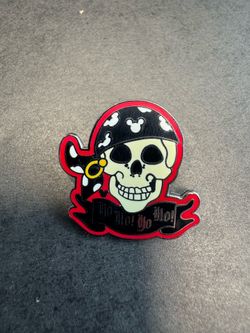 Disney Pin Hidden Mickey Pirates of the Caribbean Skull Yo Ho Yo Ho #5 of 7 2007