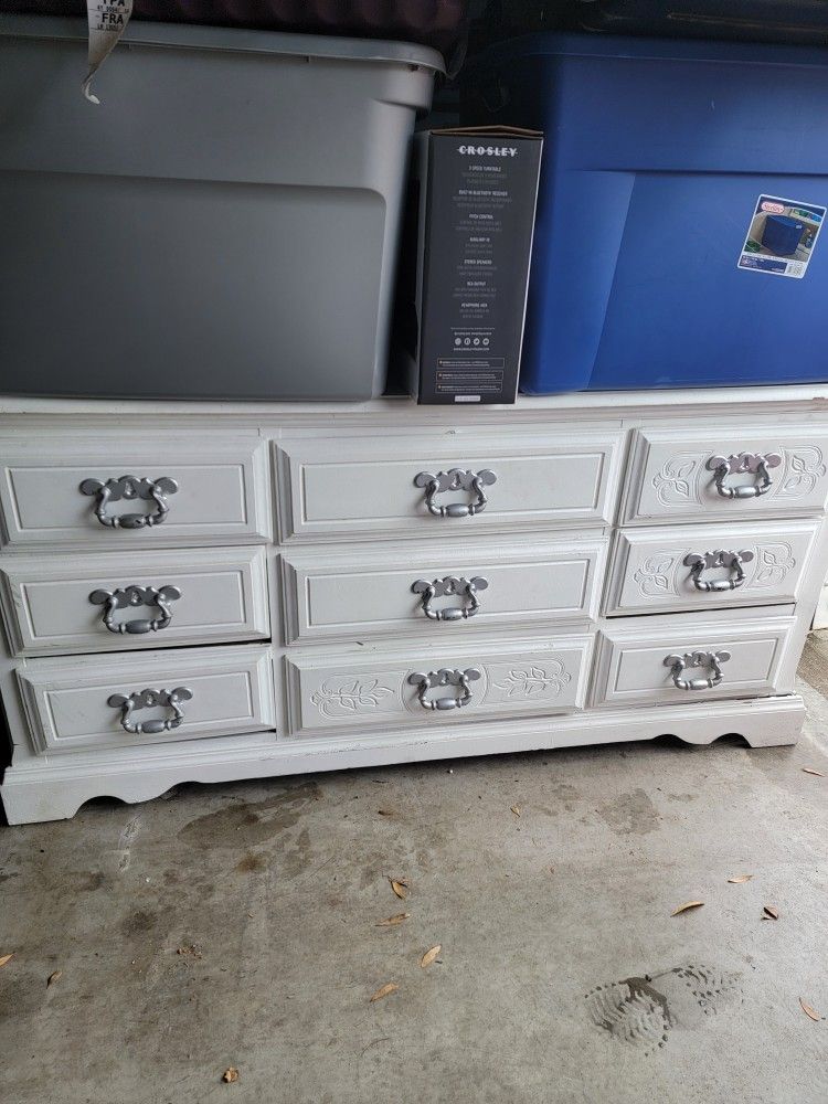 Drawer Dresser With Mirror And Nightstands
