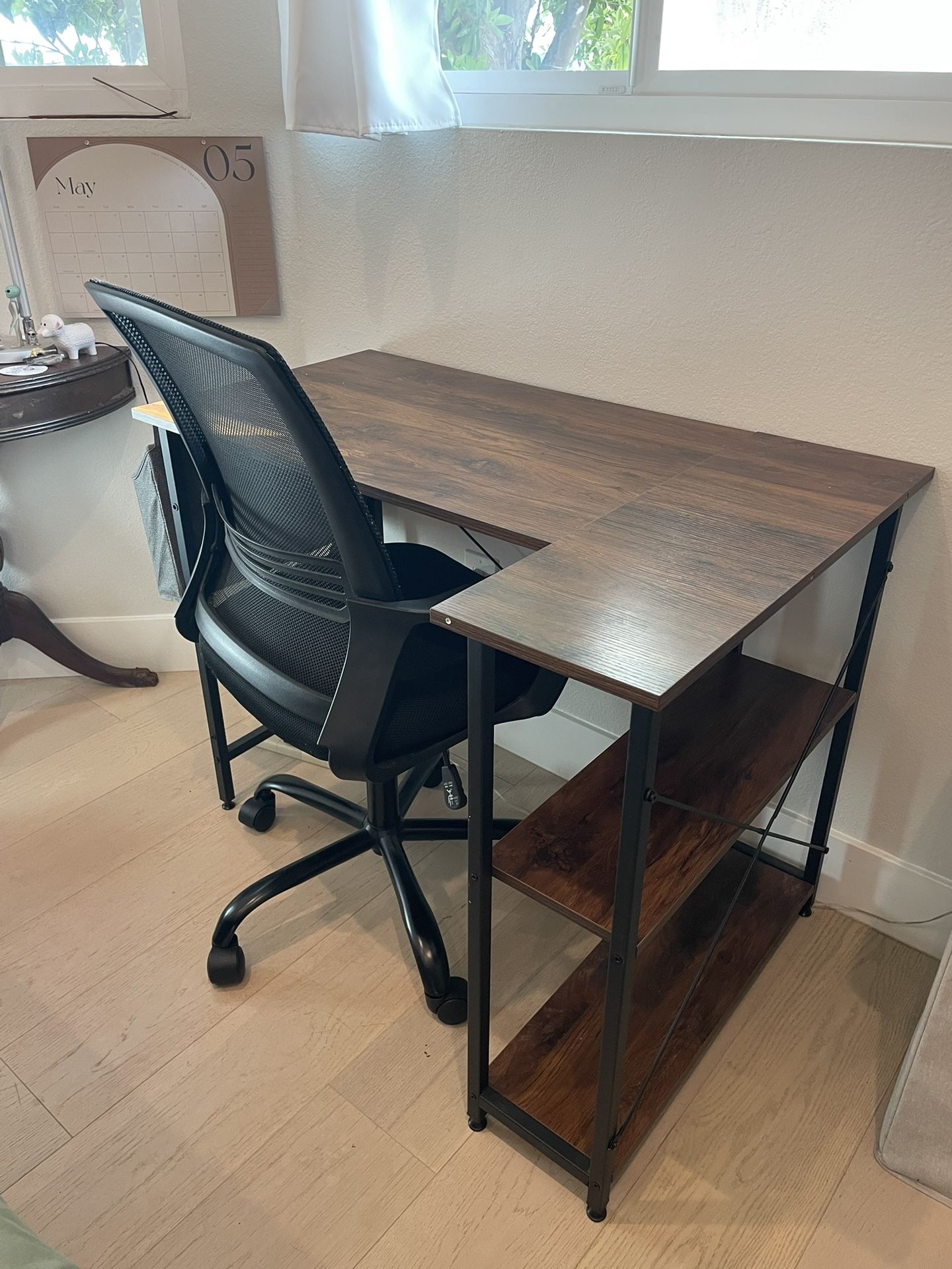 Desk & Chair