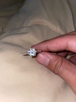 Moissanite ring 2ct