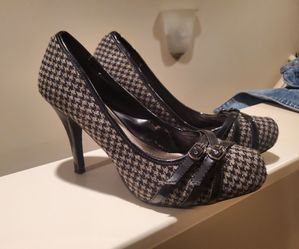 Apt. 9 Black/White/Gray Heels Women's Size 8.5