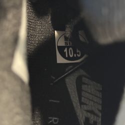 Air Jordan 4 “Black cat” 🐈‍⬛