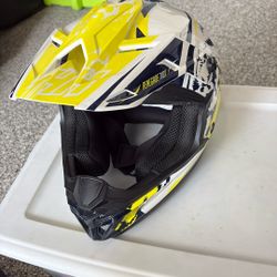 Youth Off Road Helmet 