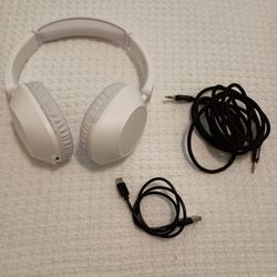 Brookstone Wireless/Aux Headphones White with Rope Aux Cable & USB Type C Recharging cable