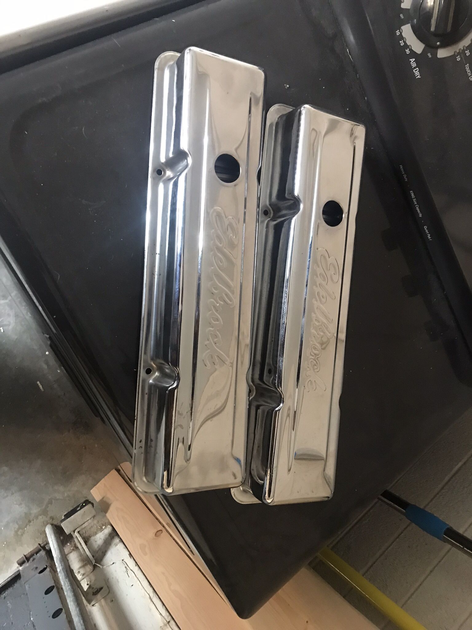 Brand New Chrome Edelbrock Valve Covers 350 Chevy