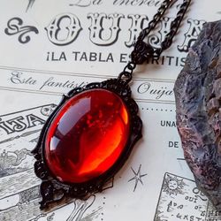 VINTAGE STYLE RED PENDANT WITH CHAIN 