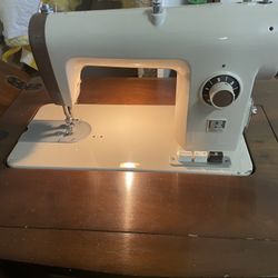 Vintage Riccar Sewing Machine Collectible