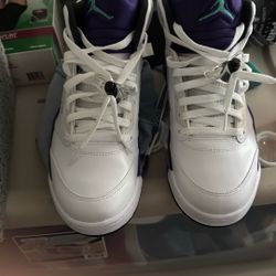 Jordan grapes Size 9&1/2