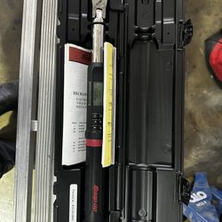 Snap On Torque Wrench 3/8    $350