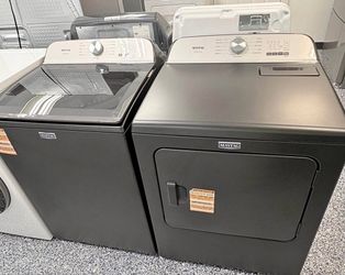 BRAND NEW OPEN BOX MAYTAG 5.4 Cu Ft Pet Care Metallic Slate Washer & Electric Dryer Set 
