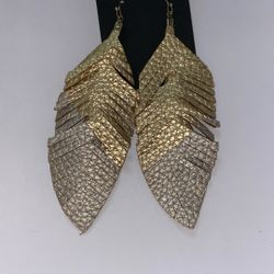 Leaf sliver and gold