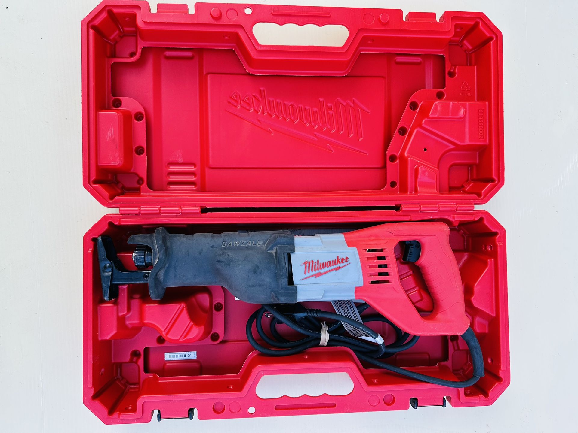 Milwaukee 6519-30 12 Amp Sawzall Reciprocating Saw with Hard Carrying Case